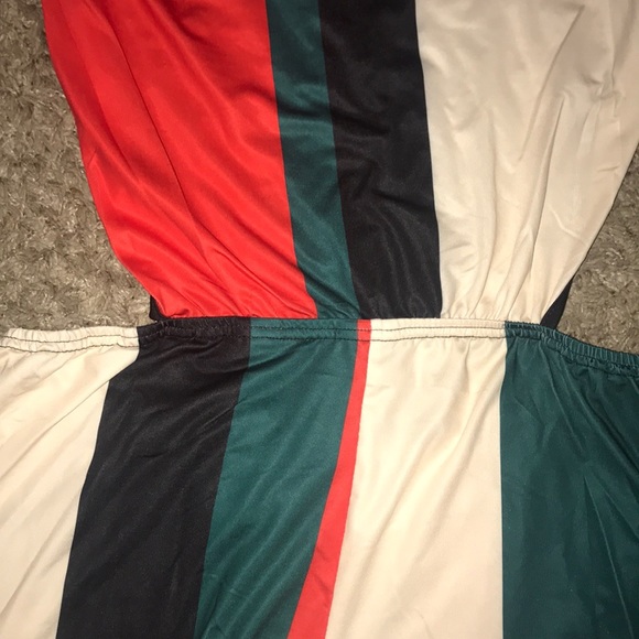 Spaghetti strapped open back jumpsuit - Picture 3 of 6